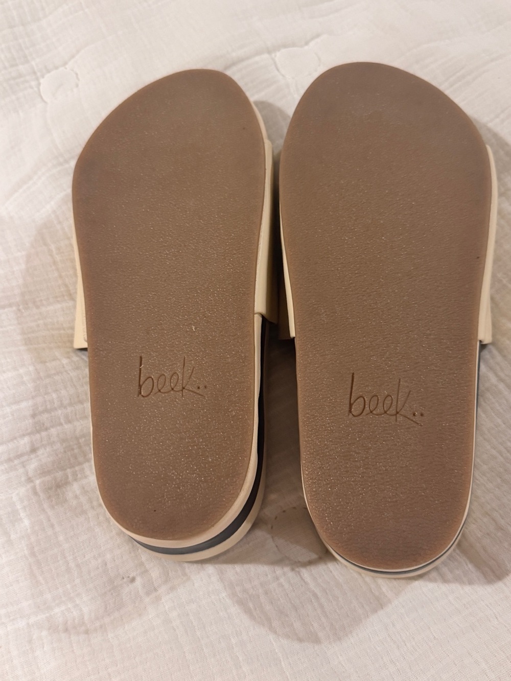 Beek Albatrose  Cream and Black Platform Slide Sz 7 - Picture 4 of 4
